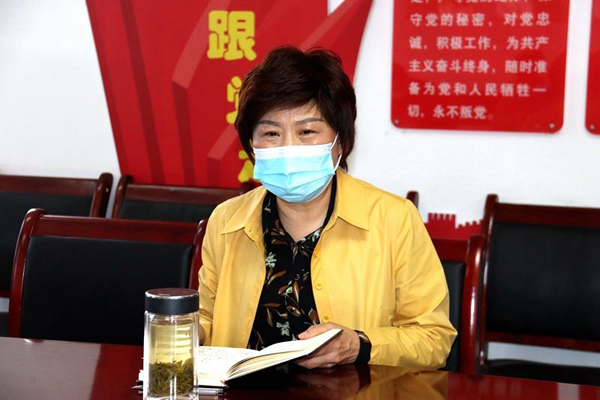 1587430005552948.jpg 图三:局党组副书记、副局长胡煜昊主持会议并讲话.jpg