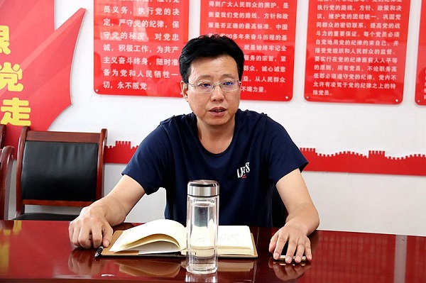 县教体局党组成员、招办主任吴昱出席会议并作全面部署.JPG