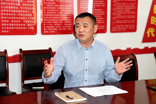 图三：教体局督导室主任刘建设进行培训.JPG